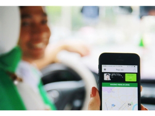 Uber, Grab kinh doanh kiểu “đốt tiền” khiến taxi trong nước không có cửa cạnh tranh