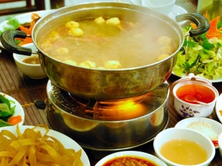 Bí quyết "5 nên 4 tránh" bạn cần biết khi ăn lẩu để không gây hại