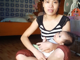 Những khoản đóng góp phi lý và kiểu thúc thu "không đóng không xong"